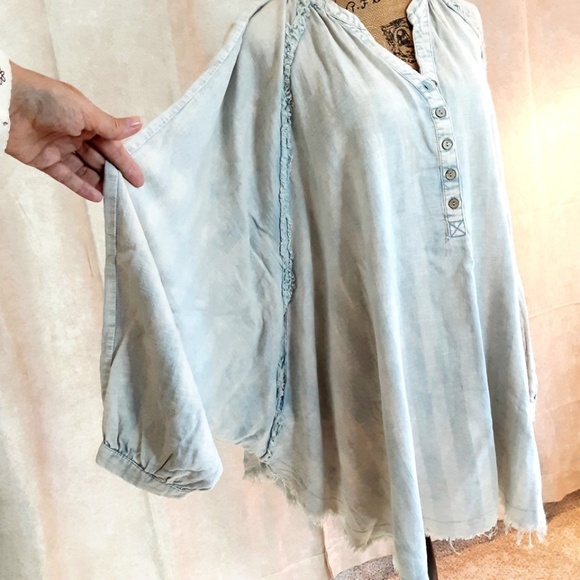 NWT Oli & Hali Oversized Boho Top Dolman Sleeve Acid Wash Denim Blue Raw Hem - Picture 3 of 14